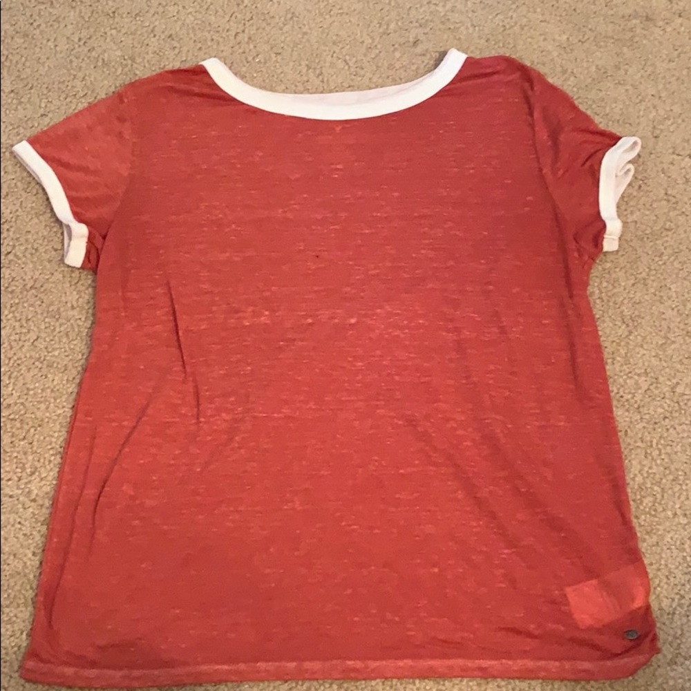 High neck, loose t-shirt
